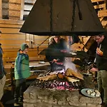 Zagroda Lepiarzowka I B&B 비스와