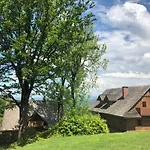 Zagroda Lepiarzowka I B&B 비스와