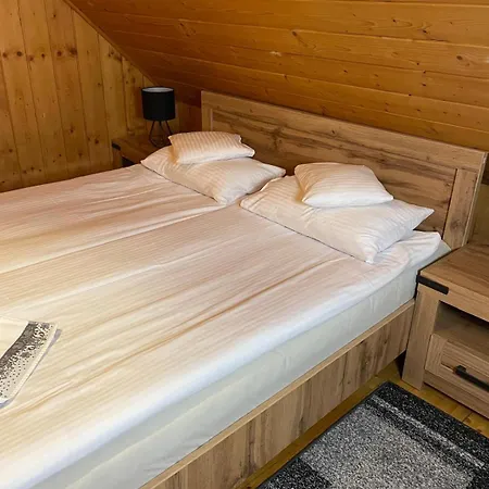 Alojamento de Acomodação e Pequeno-almoço Zagroda Lepiarzówka 3*