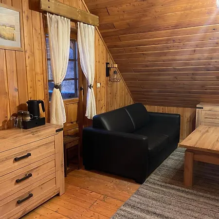 Alojamento de Acomodação e Pequeno-almoço Zagroda Lepiarzówka