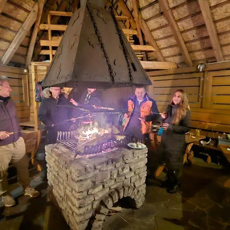 Alojamento de Acomodação e Pequeno-almoço Zagroda Lepiarzówka