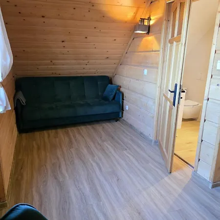 Zagroda Lepiarzowka I B&B 비스와